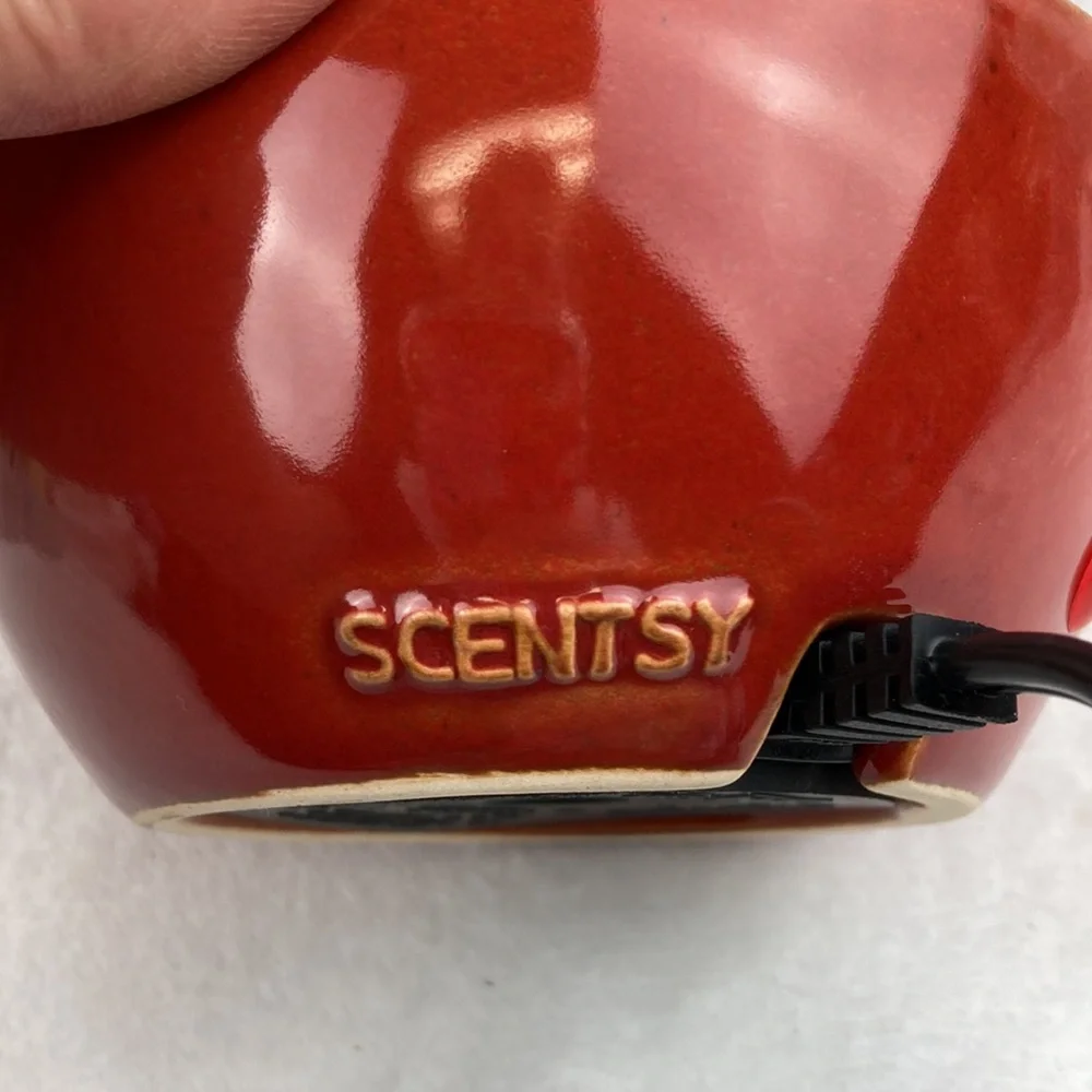 Scentsy Appreciation Apple Full Size Wax Warmer New in Box